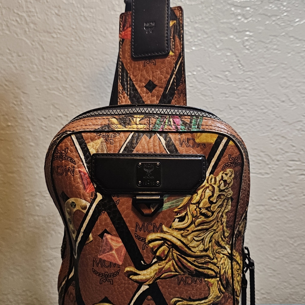 MCM Multicolor Belt Bag with Princess Lion Design. Unisex bumbag
